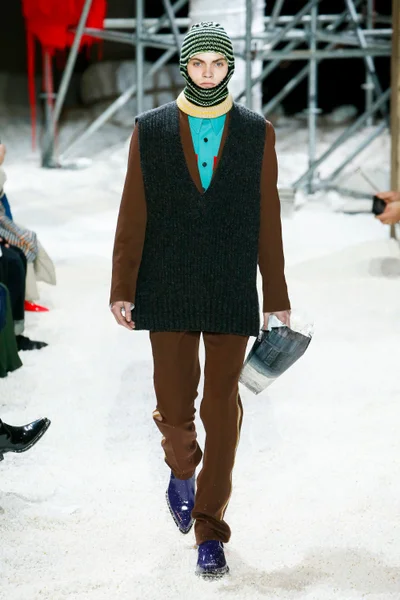 Look 53